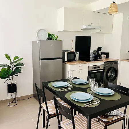 2 Pieces Avec Piscine Apartment