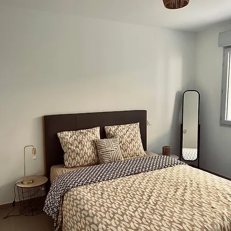 2 Pieces Avec Piscine Apartment *